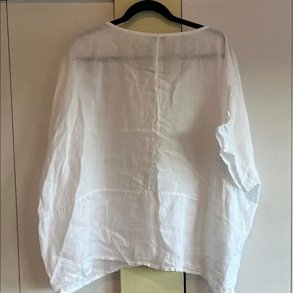 Lightweight White Linen Scoop-Neck Tunic - Picture 4 of 5